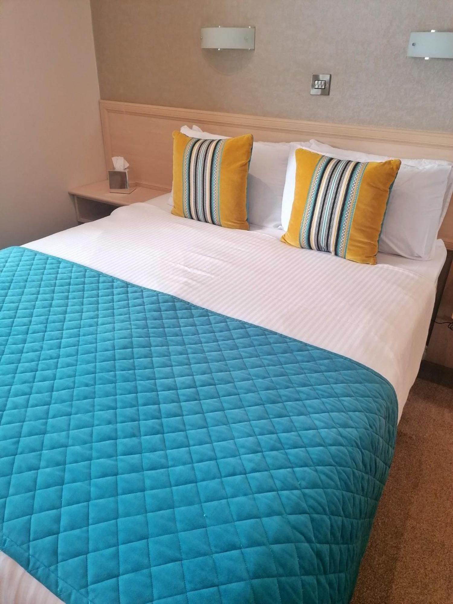 The Lodge Hotel Coleraine Eksteriør billede