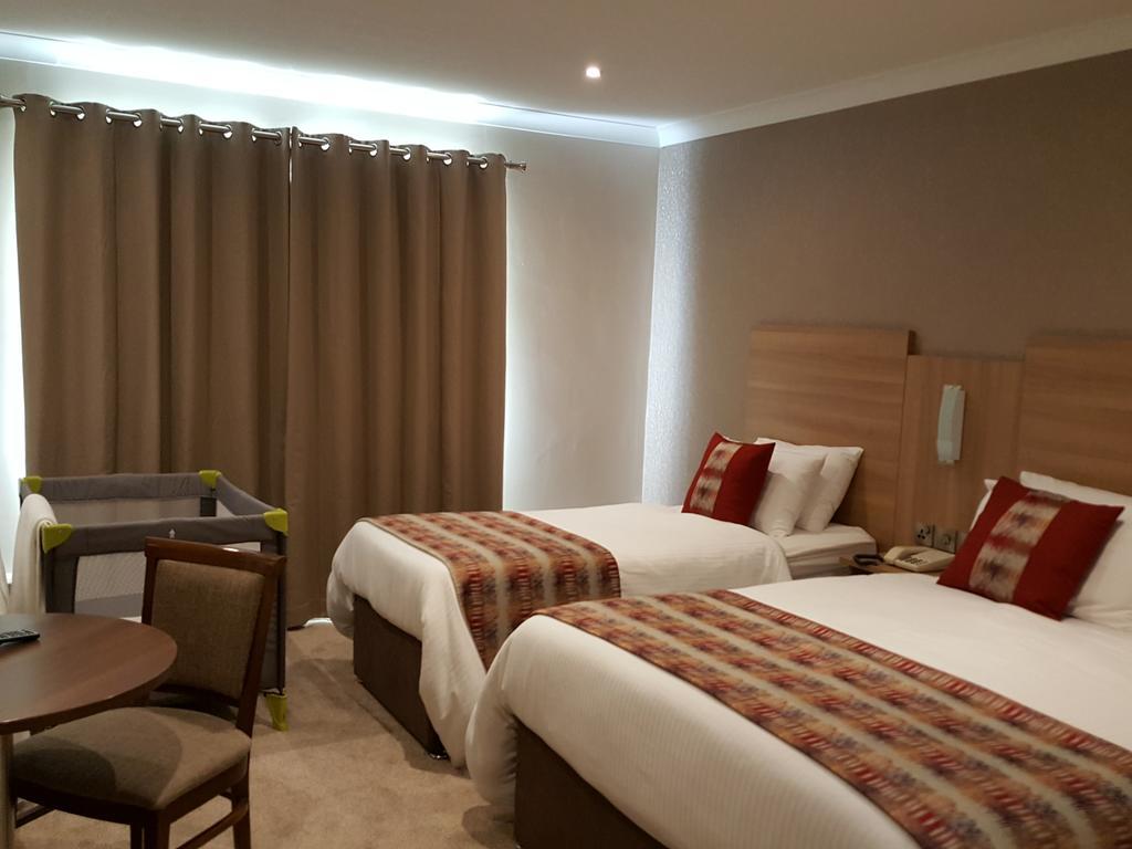 The Lodge Hotel Coleraine Eksteriør billede