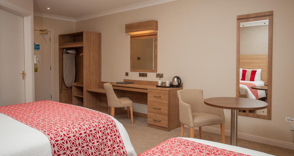 The Lodge Hotel Coleraine Eksteriør billede
